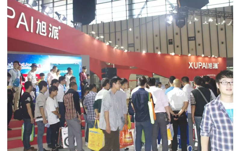 人！從！眾！2015南京展開展第一天，旭派展臺除了人還是人！